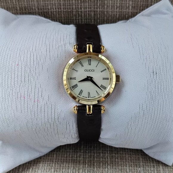 Gucci Ladies Wristwatch Gold Tone Case Brown Leather Strap Swiss Made Watch auth main image 14